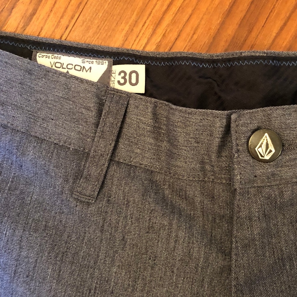 Men's Volcom Shorts - size 30